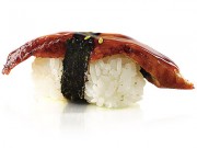 Копчёный угорь, японский рис, нори.